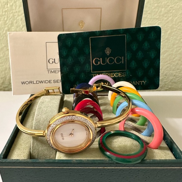 Near Mint~Gucci Interchangeable Bezel Watch W/Diamond Cut Bezel, Box, & Papers - Picture 3 of 16